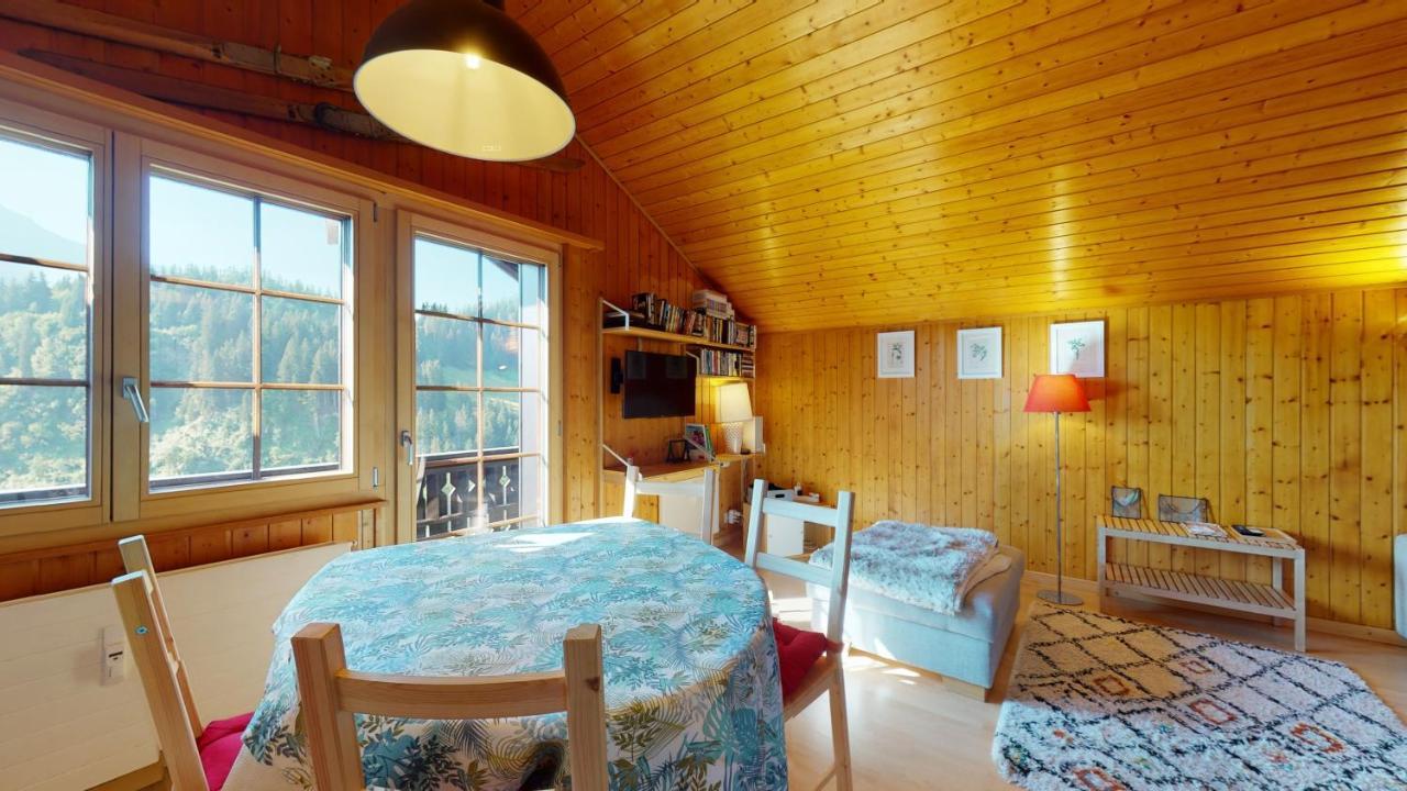 Beautiful For 4 People With A Splendid View Of Les Dents Du Midi Apartamento