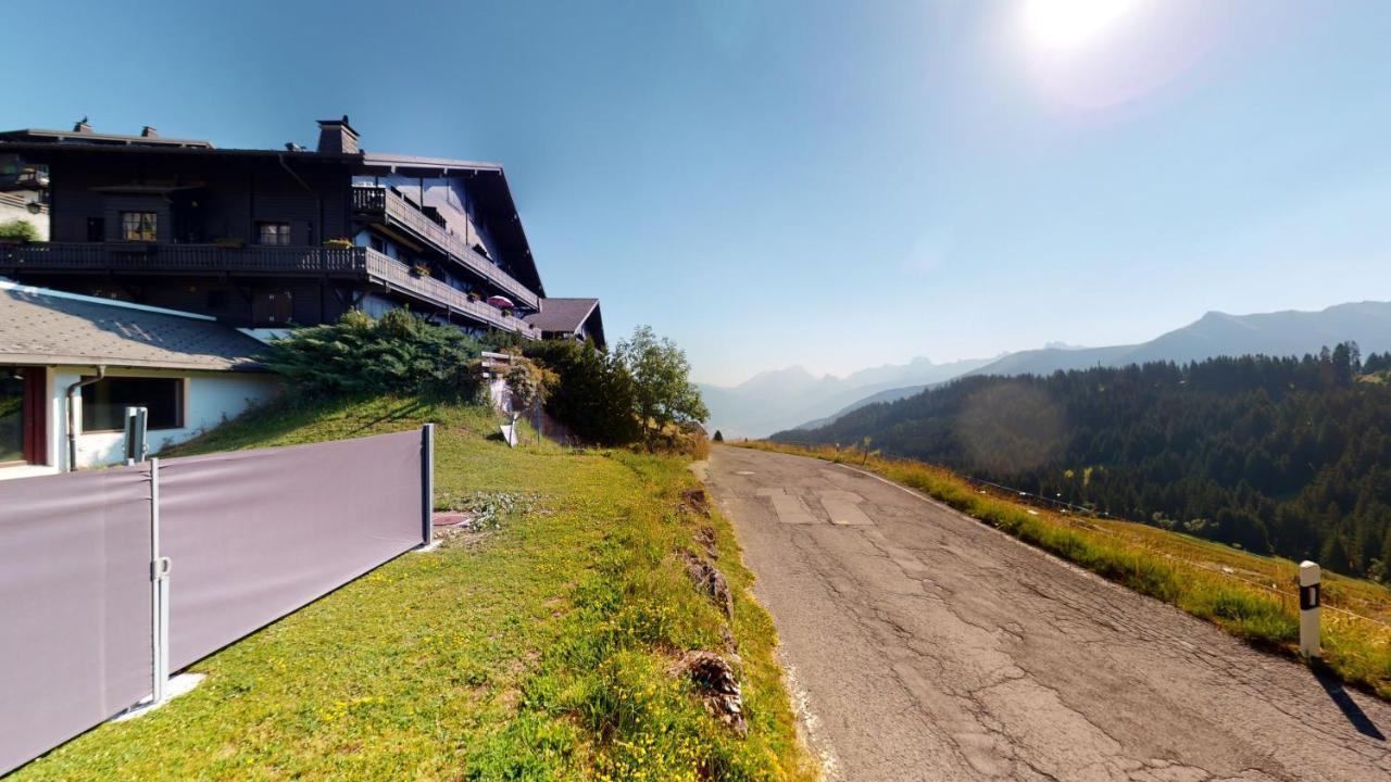 Beautiful For 4 People With A Splendid View Of Les Dents Du Midi Champoussin
